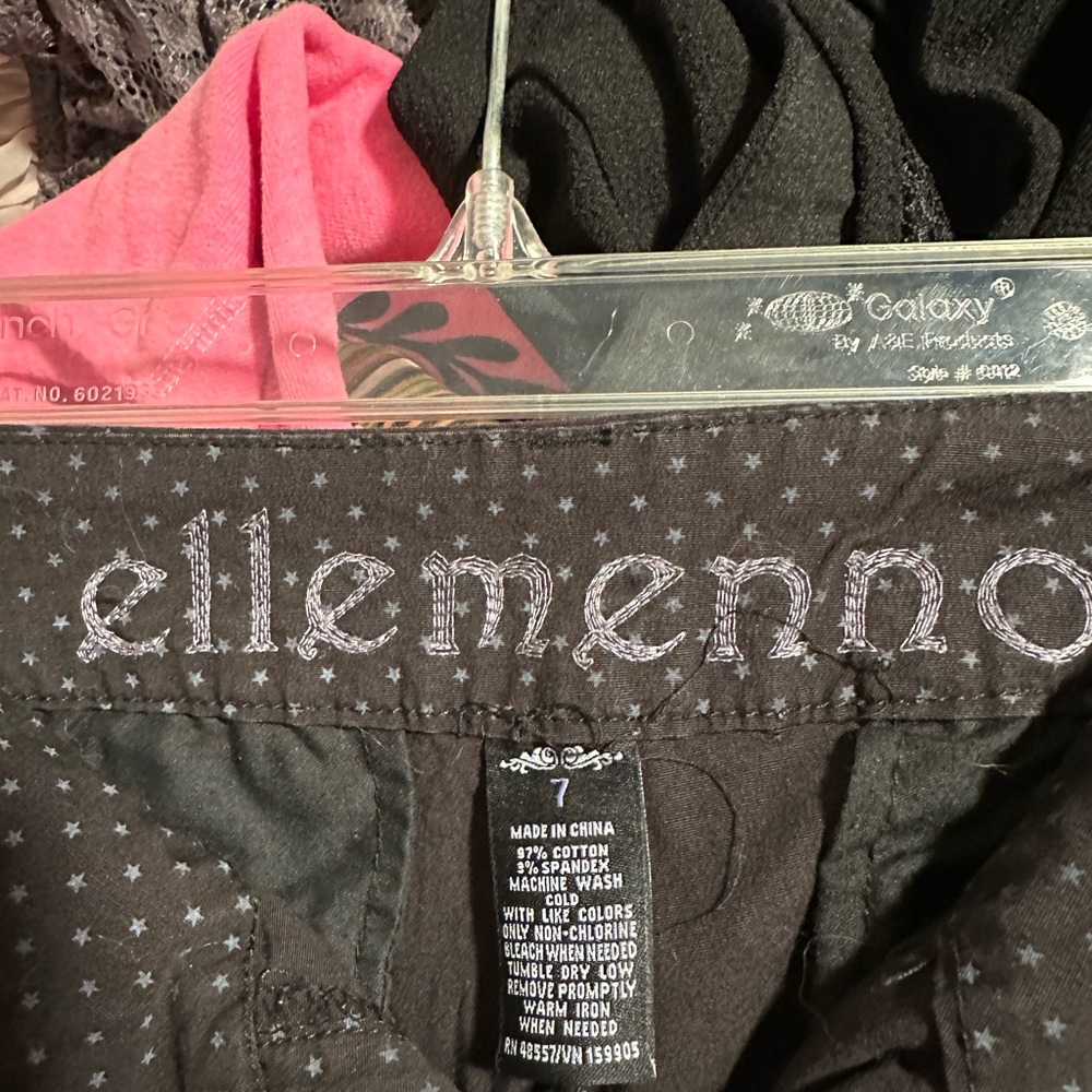 Ellemenno Star Pattern Shorts Size 7 - Picture 3 of 3